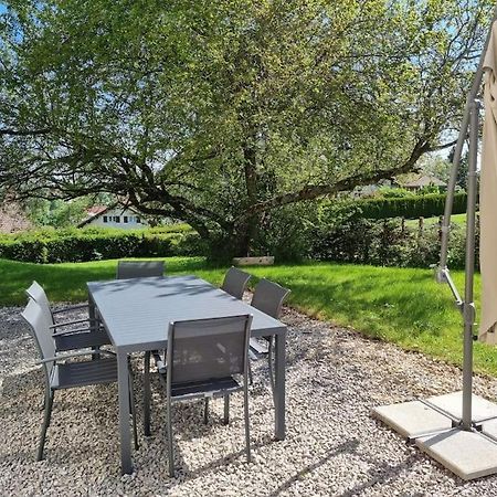 Logement Dans Maison + Exterieur Orchamps-Vennes Extérieur photo
