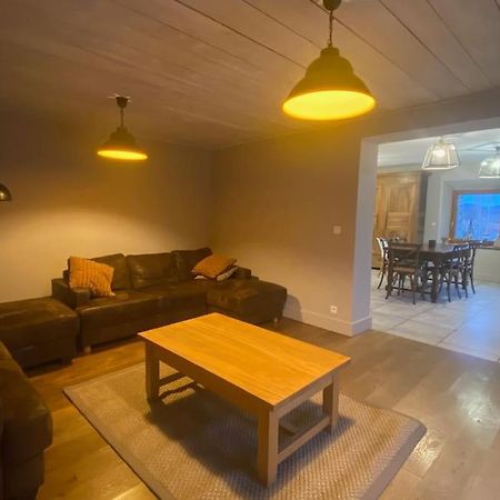Logement Dans Maison + Exterieur Orchamps-Vennes Extérieur photo
