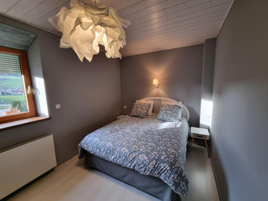 Logement Dans Maison + Exterieur Orchamps-Vennes Extérieur photo