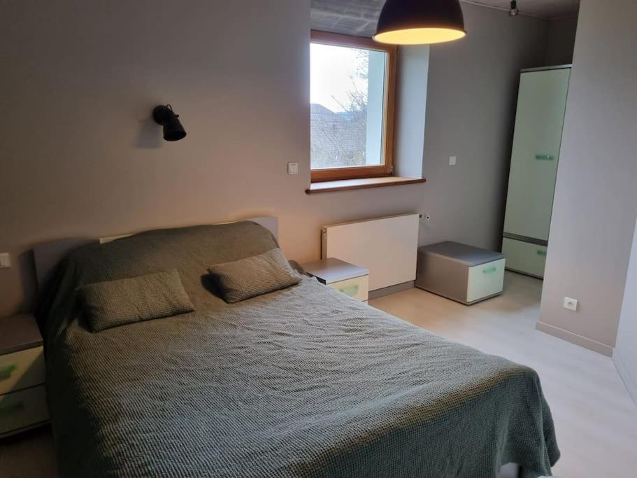 Logement Dans Maison + Exterieur Orchamps-Vennes Extérieur photo